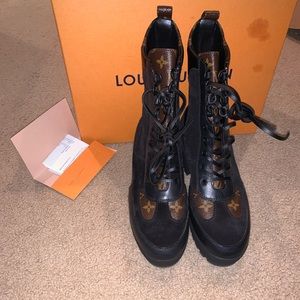 Louis Vuitton Laureate platform desert boot